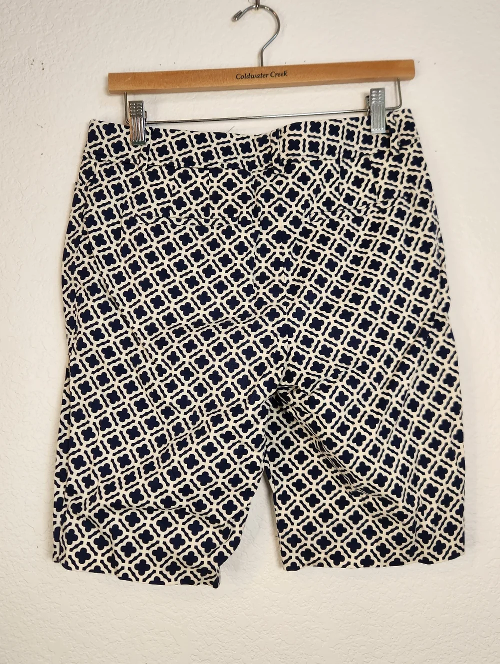 Talbots Perfect Shorts‎ Navy and White Geometric Design, Size 2, 10.5 Inseam